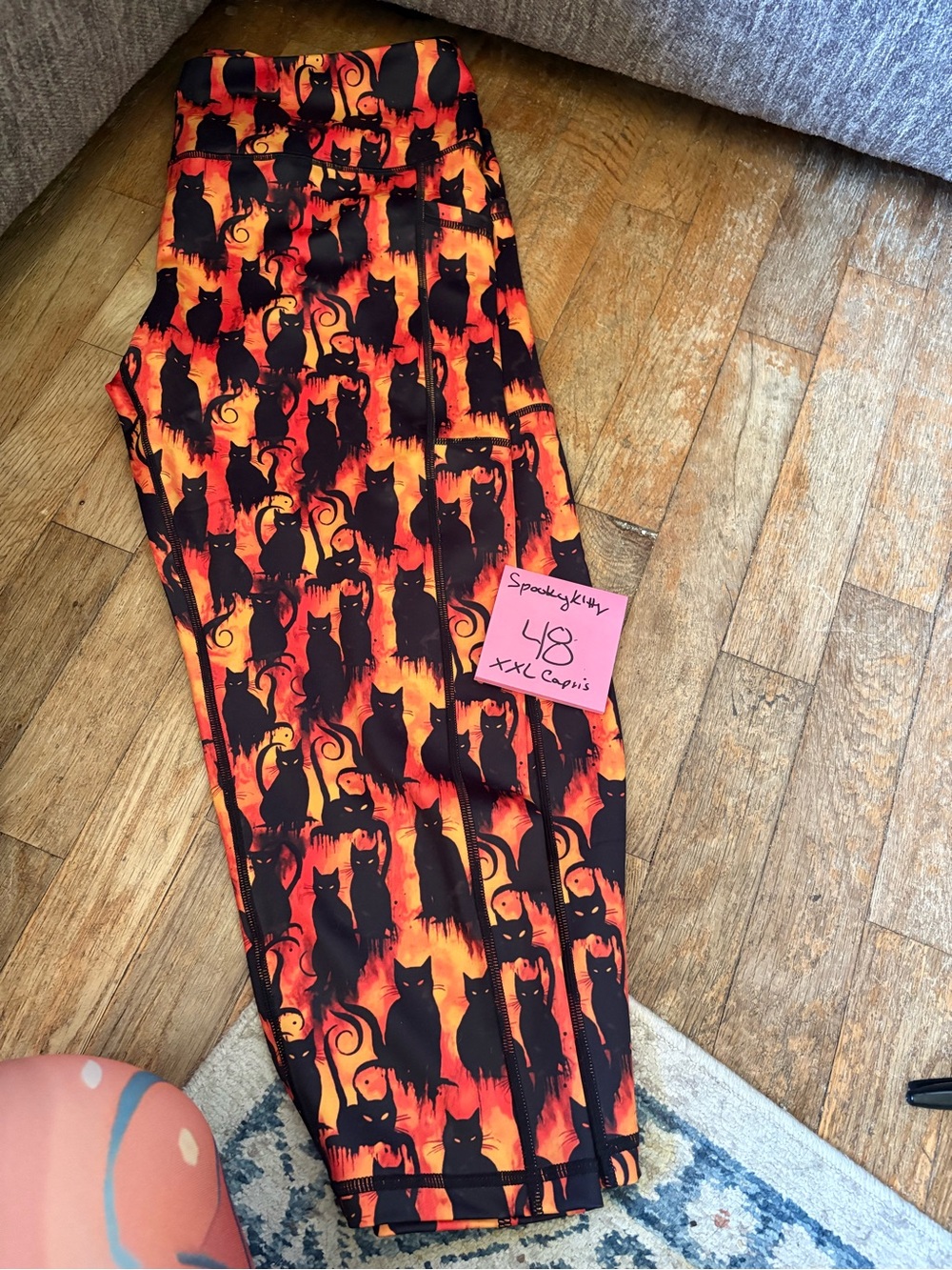 Constantly Varied Gear spooky kitty XXL capris